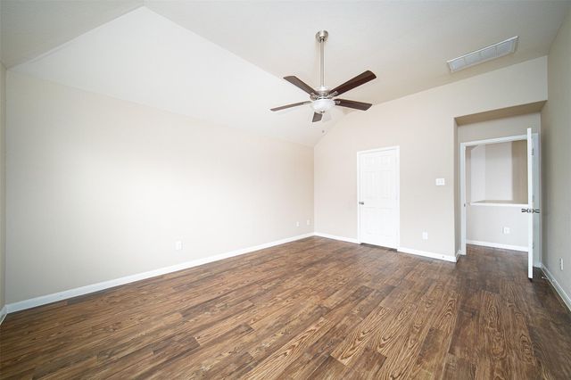 1014 Shadow Glenn Drive, Conroe, TX 77301