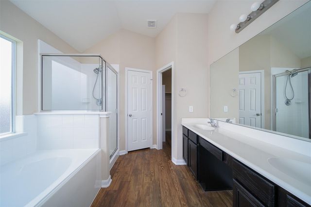 1014 Shadow Glenn Drive, Conroe, TX 77301