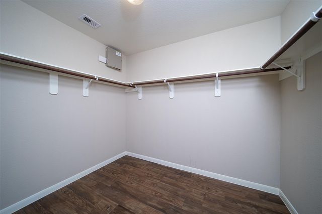 1014 Shadow Glenn Drive, Conroe, TX 77301
