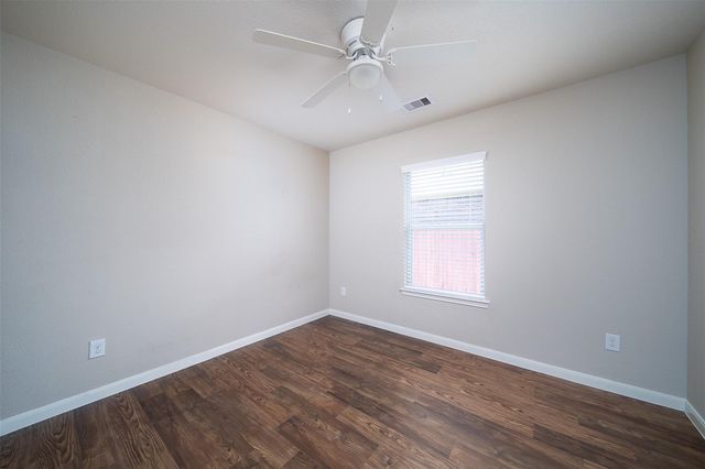 1014 Shadow Glenn Drive, Conroe, TX 77301