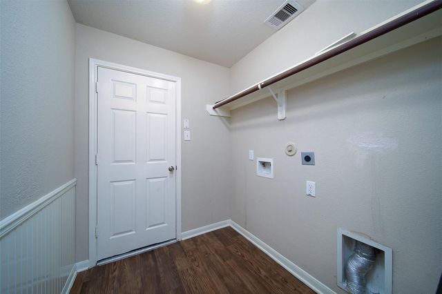1014 Shadow Glenn Drive, Conroe, TX 77301