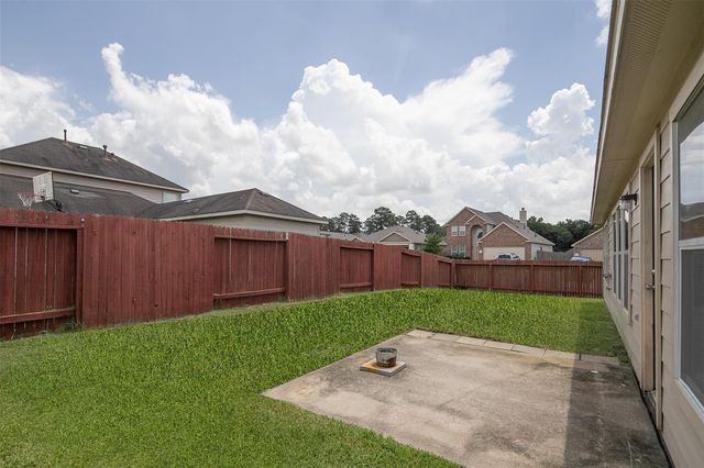 1014 Shadow Glenn Drive, Conroe, TX 77301