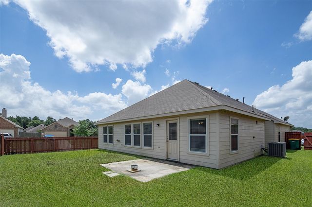 1014 Shadow Glenn Drive, Conroe, TX 77301