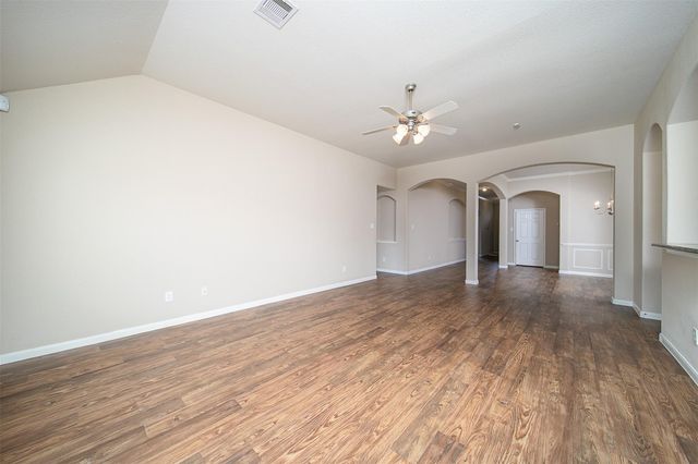 1014 Shadow Glenn Drive, Conroe, TX 77301