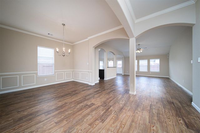 1014 Shadow Glenn Drive, Conroe, TX 77301