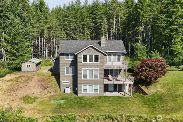 90 NE Daybreak Drive, Belfair, WA 98528