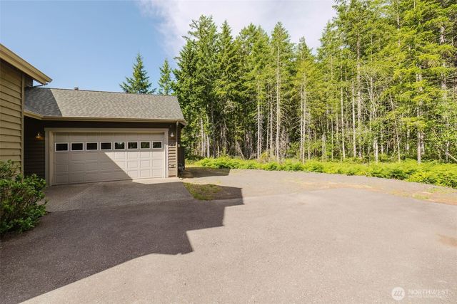 90 NE Daybreak Drive, Belfair, WA 98528