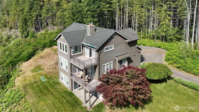 90 NE Daybreak Drive, Belfair, WA 98528