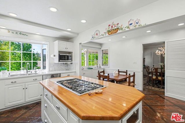 444 Loring Avenue, Los Angeles, CA 90024
