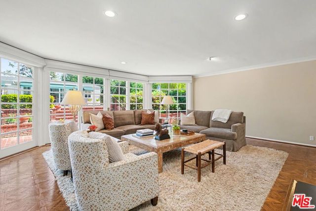 444 Loring Avenue, Los Angeles, CA 90024