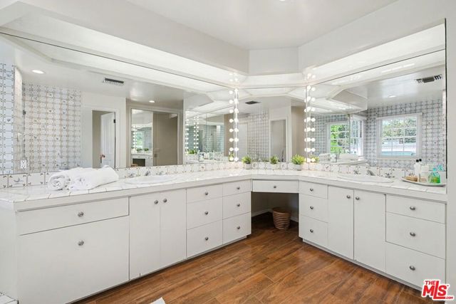 444 Loring Avenue, Los Angeles, CA 90024