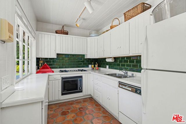 444 Loring Avenue, Los Angeles, CA 90024