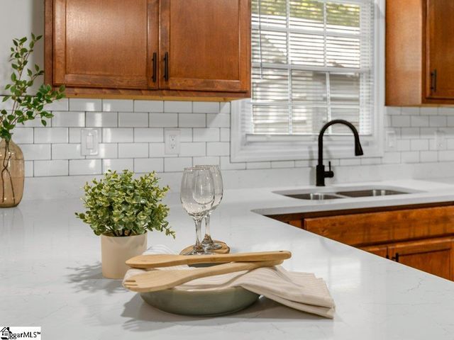 207 Poole Street, Woodruff, SC 29388