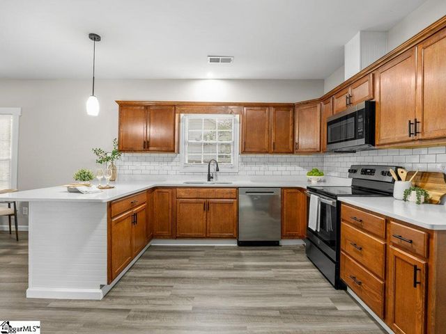 207 Poole Street, Woodruff, SC 29388
