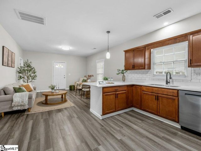 207 Poole Street, Woodruff, SC 29388