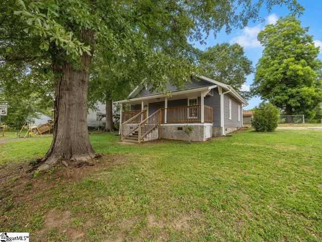 207 Poole Street, Woodruff, SC 29388