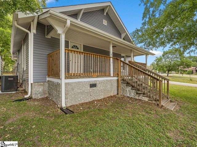 207 Poole Street, Woodruff, SC 29388