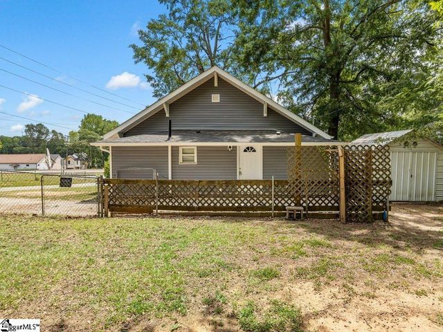 207 Poole Street, Woodruff, SC 29388