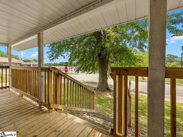 207 Poole Street, Woodruff, SC 29388