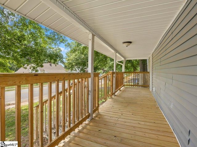 207 Poole Street, Woodruff, SC 29388