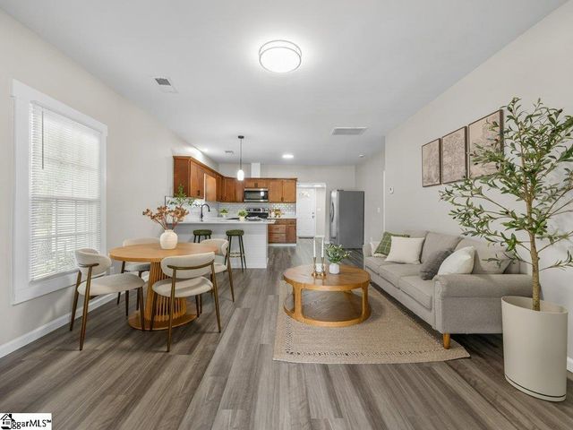 207 Poole Street, Woodruff, SC 29388