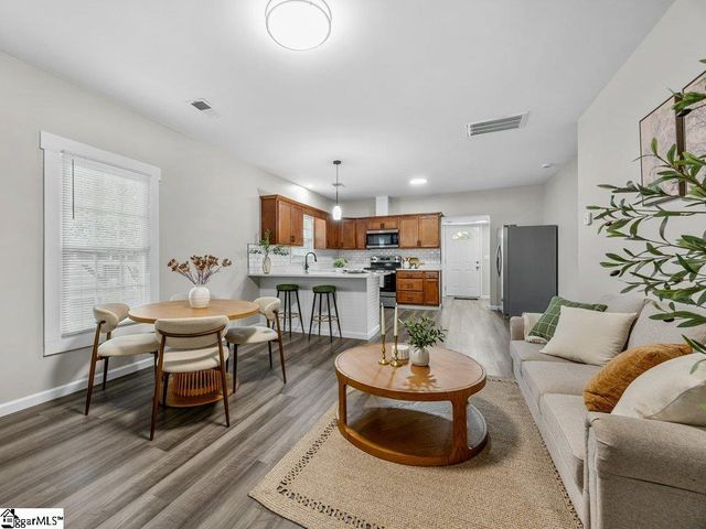 207 Poole Street, Woodruff, SC 29388