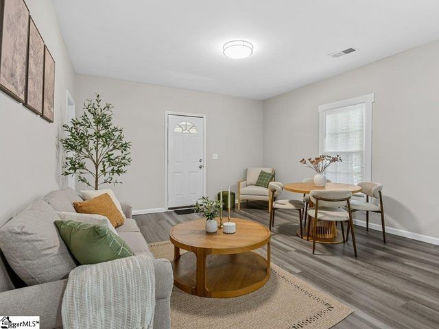 207 Poole Street, Woodruff, SC 29388