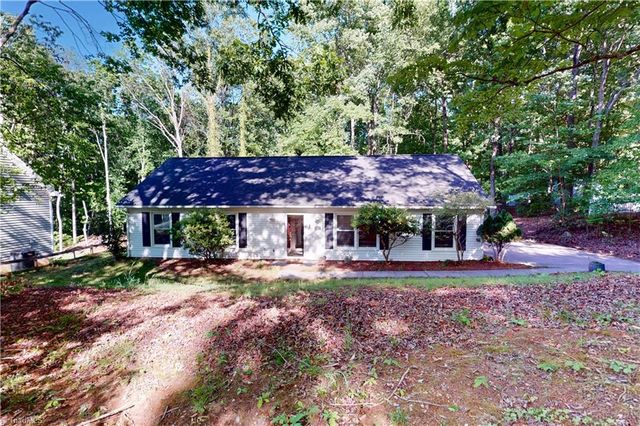 5308 WestRock Drive, Pfafftown, NC 27040