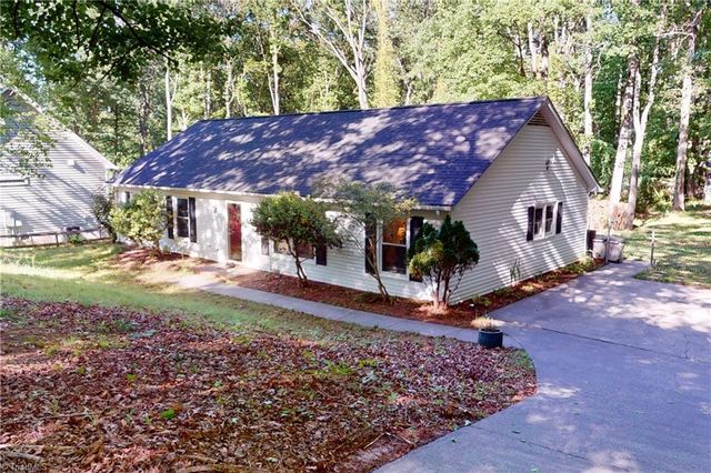 5308 WestRock Drive, Pfafftown, NC 27040