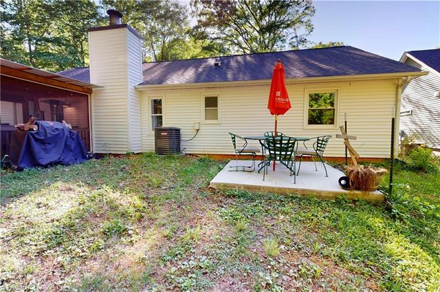 5308 WestRock Drive, Pfafftown, NC 27040
