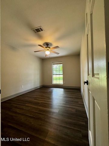 3099 Longfellow Drive, Bay Saint Louis, MS 39520