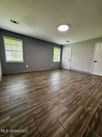 3099 Longfellow Drive, Bay Saint Louis, MS 39520