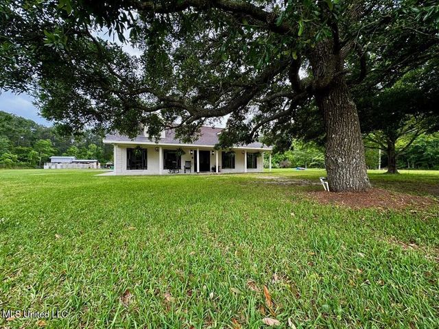 3099 Longfellow Drive, Bay Saint Louis, MS 39520