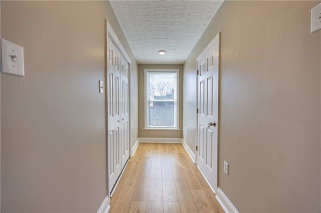 28 Farley St, South Strabane, PA 15301