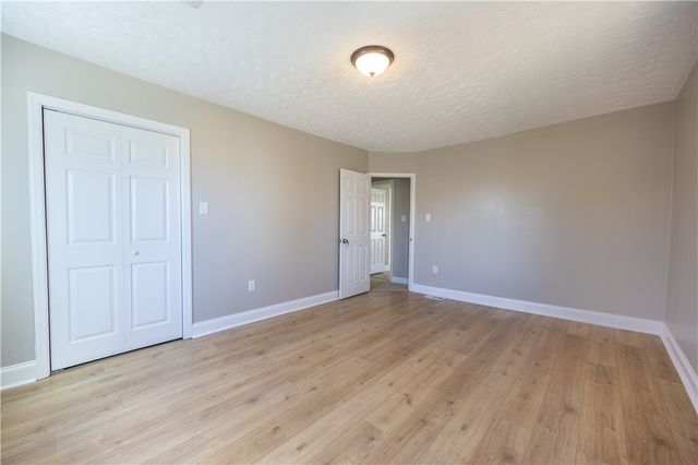 28 Farley St, South Strabane, PA 15301