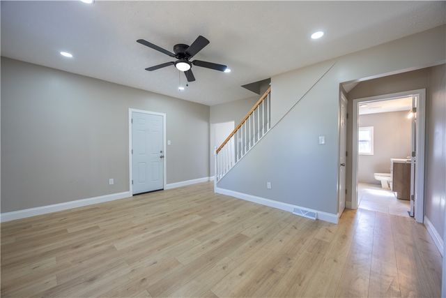 28 Farley St, South Strabane, PA 15301