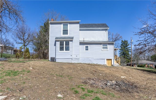 28 Farley St, South Strabane, PA 15301