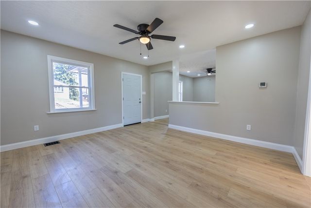 28 Farley St, South Strabane, PA 15301