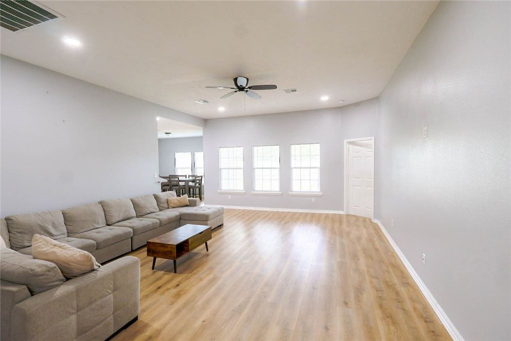 1805 Cornish Court, Bryan, TX 77801 — photo 5