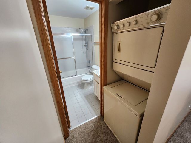 2363 E 70th Place B, Chicago, IL 60649