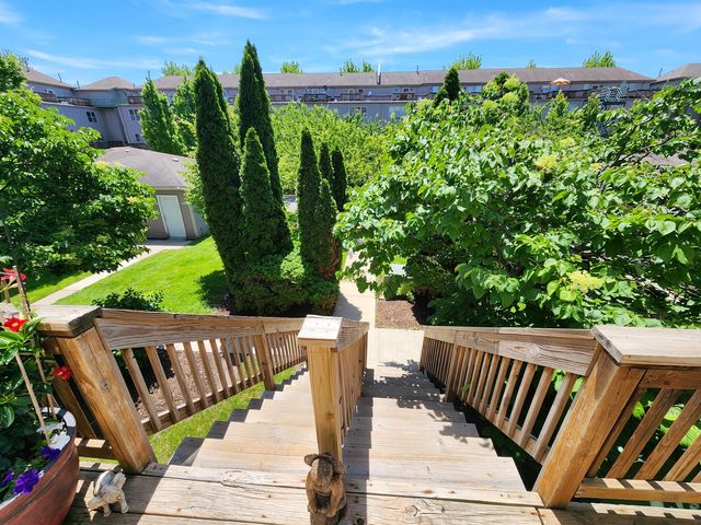 2363 E 70th Place B, Chicago, IL 60649