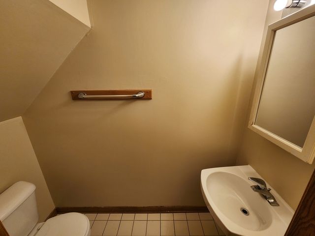 2363 E 70th Place B, Chicago, IL 60649