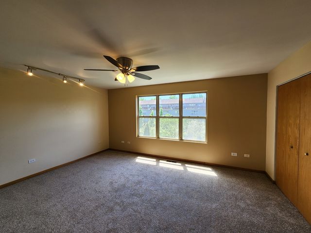 2363 E 70th Place B, Chicago, IL 60649