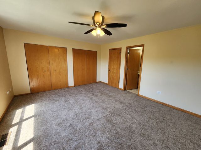 2363 E 70th Place B, Chicago, IL 60649