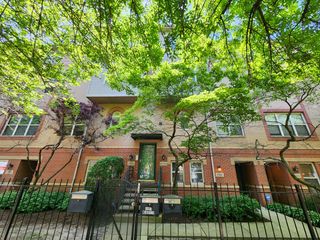 2363 E 70th Place B, Chicago, IL 60649