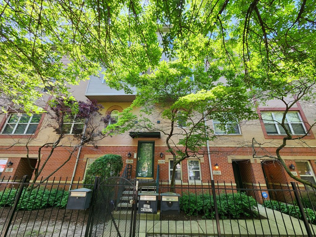 2363 E 70th Place B, Chicago, IL 60649