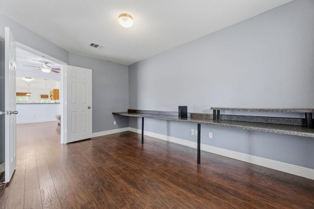 12601 Wayne Spur LN, Elgin, TX 78621
