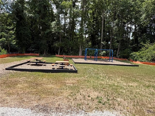 31 Hunts Neck RD, Poquoson, VA 23662