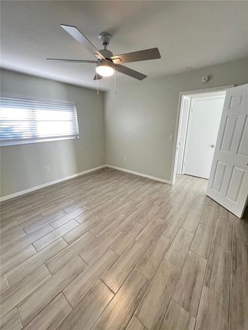 6351 GATEWAY AVENUE, Sarasota, FL 34231