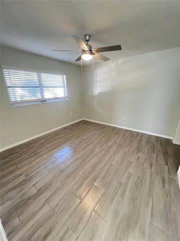 6351 GATEWAY AVENUE, Sarasota, FL 34231